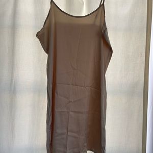 Silk polyester blend slip